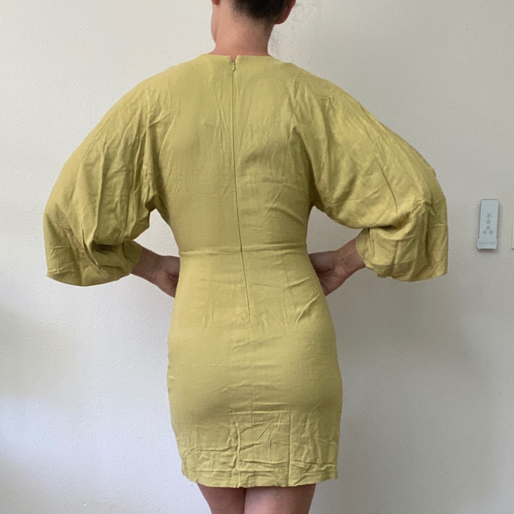 NWT H&M Linen Key Lime Green Mini V-Neck Dress with open sleeves - XS/S - Picture 2 of 3